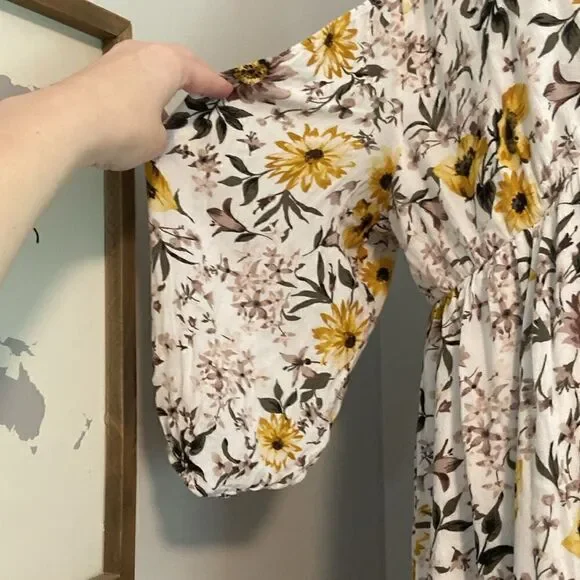 Torrid Ivory Floral Print Lace Trim Cold Shoulder Midi Dress Size 2 - Picture 5 of 13